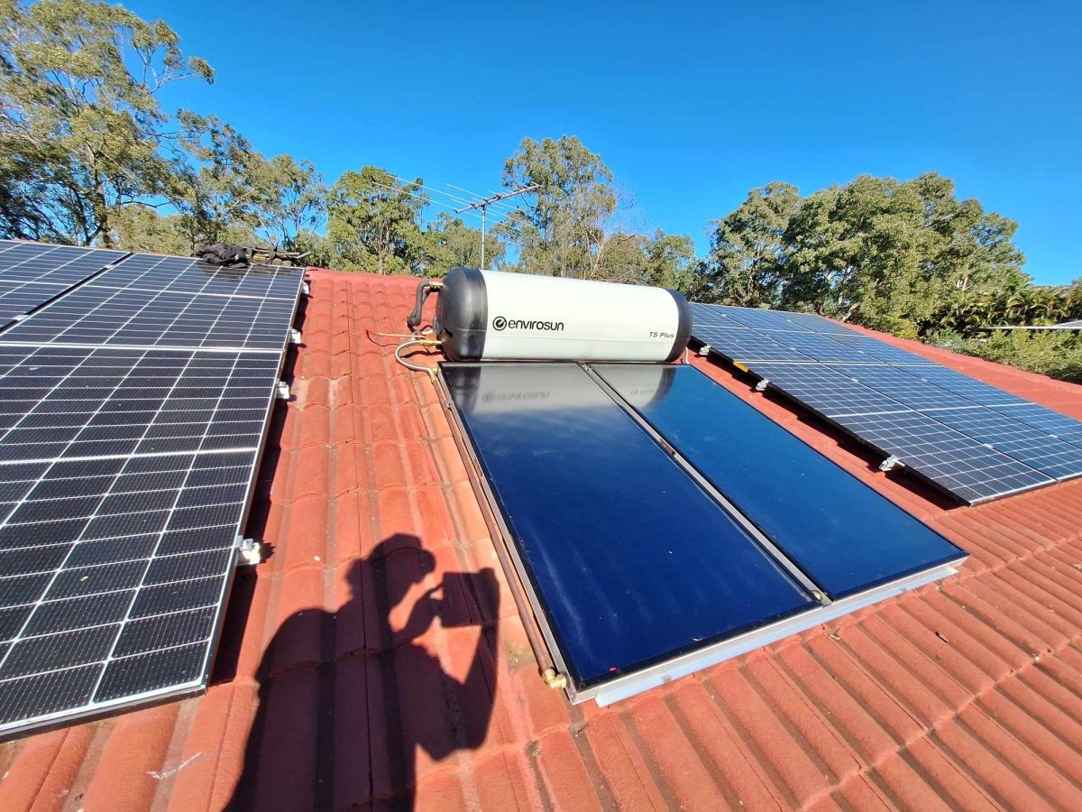 2025 Solar Powered Heater - Keep Pets Warm In Chicken Coops, Dog Houses & Greenhouses