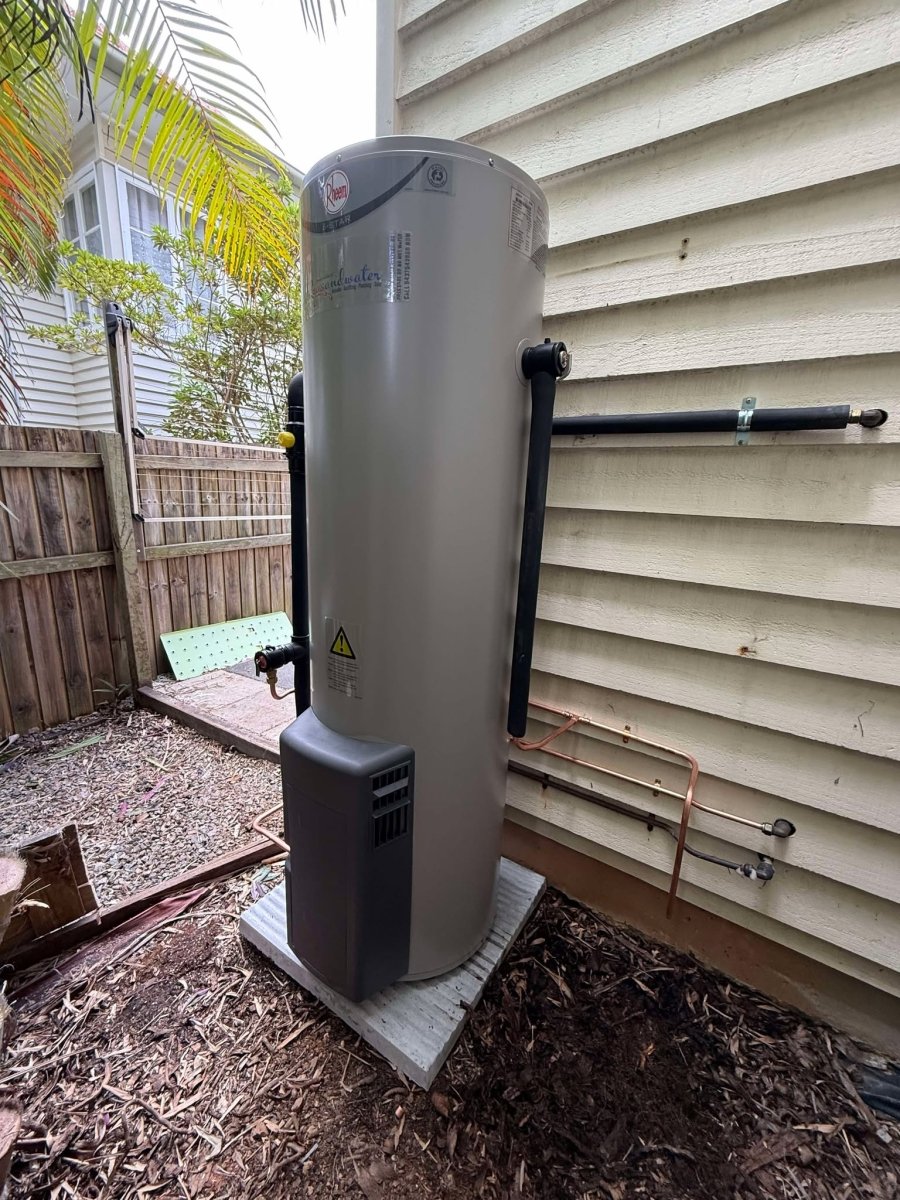 Rheem Gas Hot Water Service Rheem Ultra 28L 50°C Outdoor