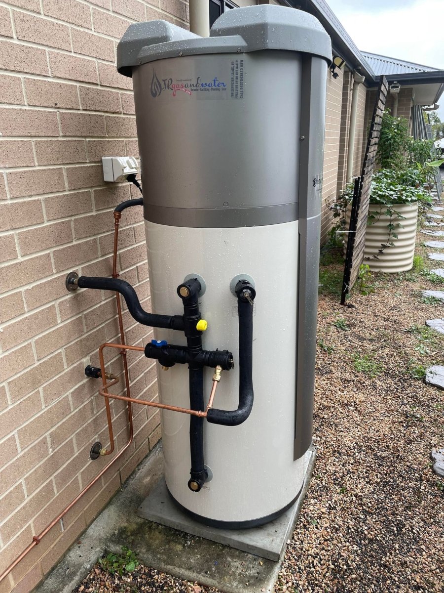Enviroheat 200L (200EH1-15) Heat Pump Hot Water System Installed - JR Gas and WaterWater Heaters